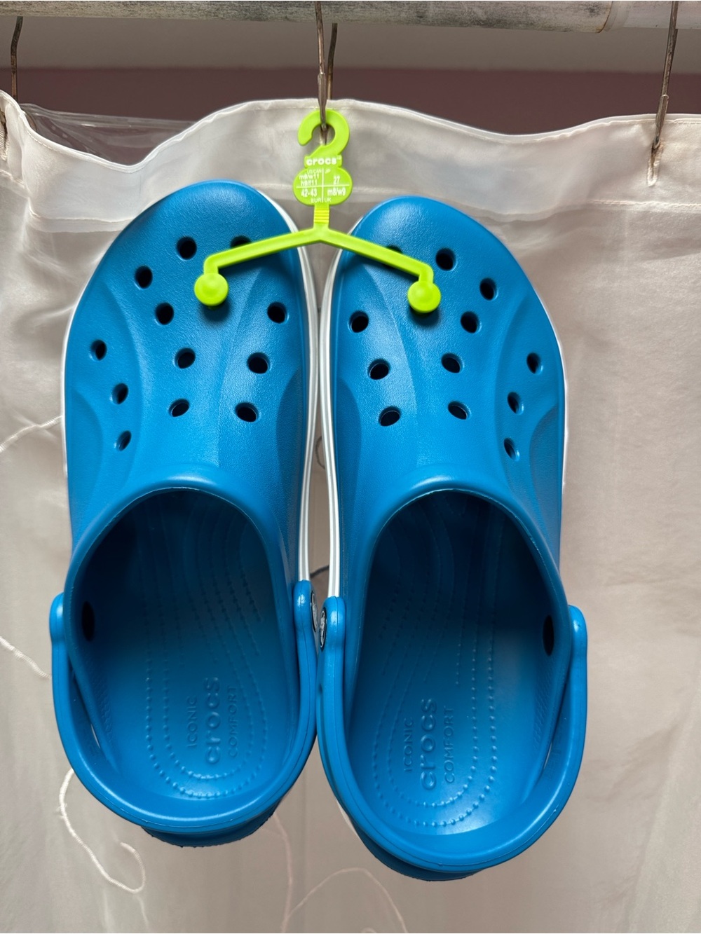 CROCS Adults Sandals in Bright Blue with “crocs” Accent on the sides (NWT)